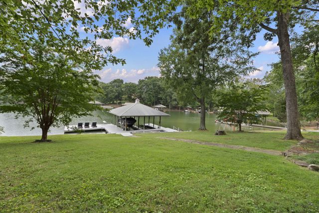 1112 Groover Road, Spring City, TN 37381