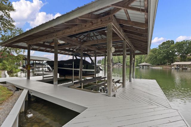 1112 Groover Road, Spring City, TN 37381