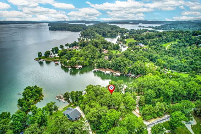 1112 Groover Road, Spring City, TN 37381