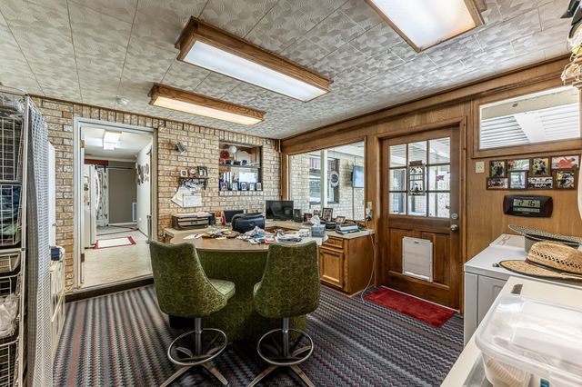 46 Point Loop, Huntsville, TX 77320