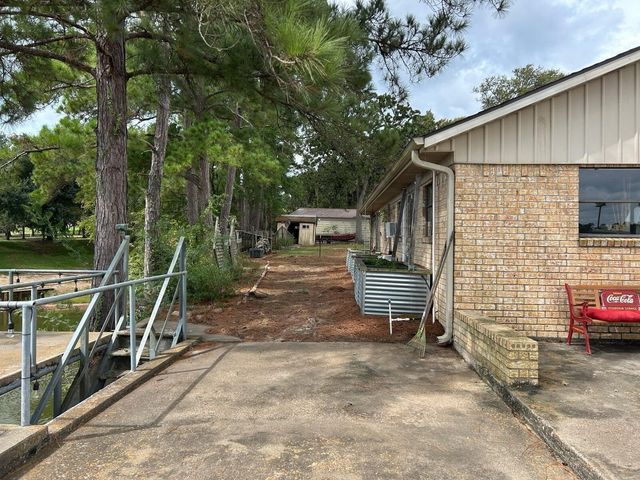 46 Point Loop, Huntsville, TX 77320