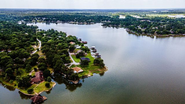 46 Point Loop, Huntsville, TX 77320