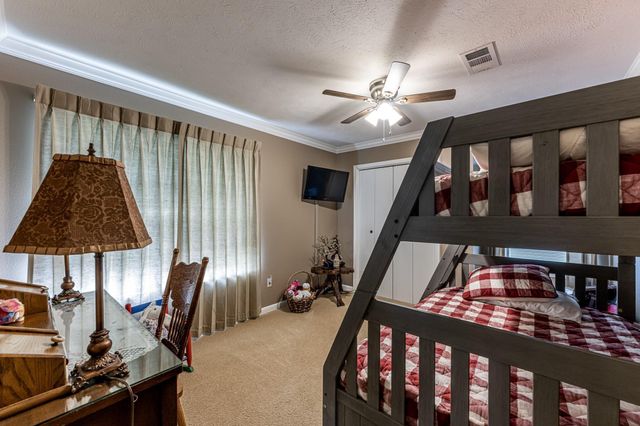 46 Point Loop, Huntsville, TX 77320