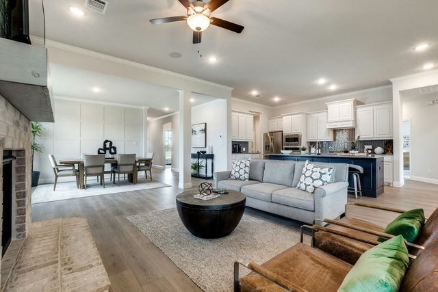 721 Stone Eagle Drive, Azle, TX 76020