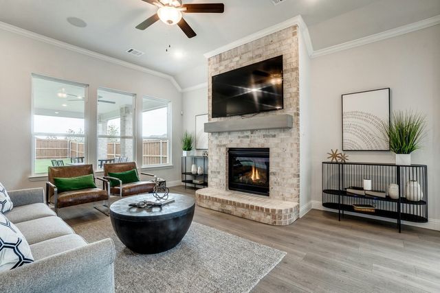 721 Stone Eagle Drive, Azle, TX 76020
