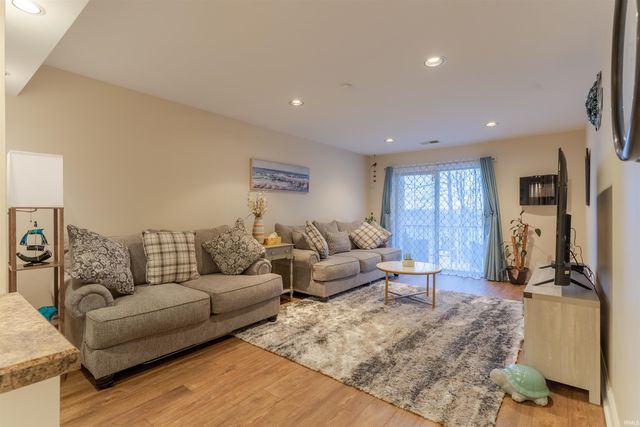 790 Senate Avenue, Evansville, IN 47711