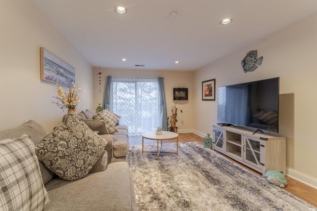 790 Senate Avenue, Evansville, IN 47711