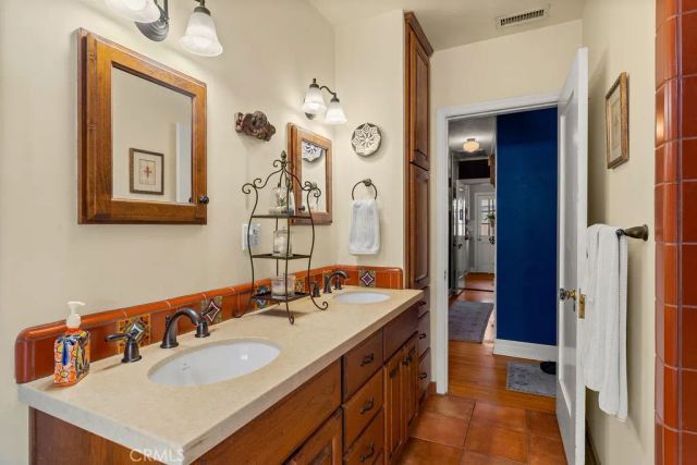 3475 Cerritos Avenue, Long Beach, CA 90807