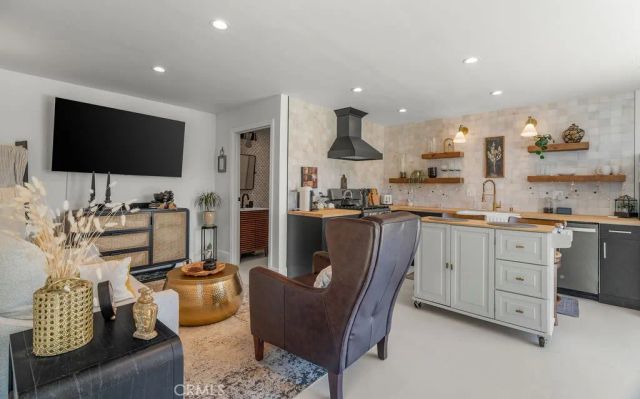 3475 Cerritos Avenue, Long Beach, CA 90807