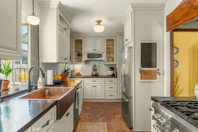 3475 Cerritos Avenue, Long Beach, CA 90807