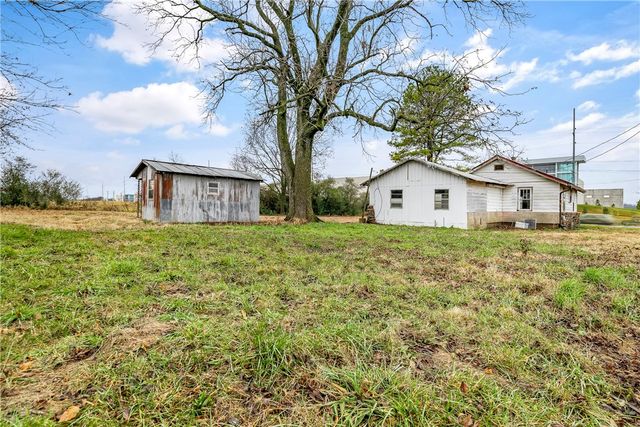 4577 Regional Airport Boulevard, Bentonville, AR 72713