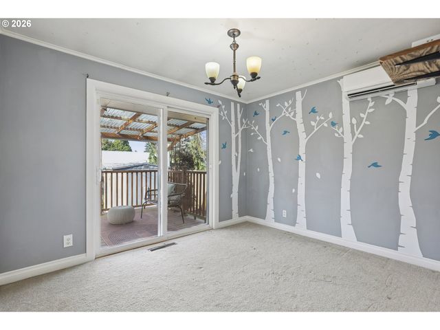 2740 STARK St, Eugene, OR 97404