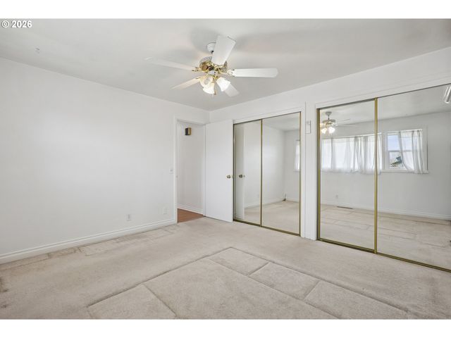 2740 STARK St, Eugene, OR 97404