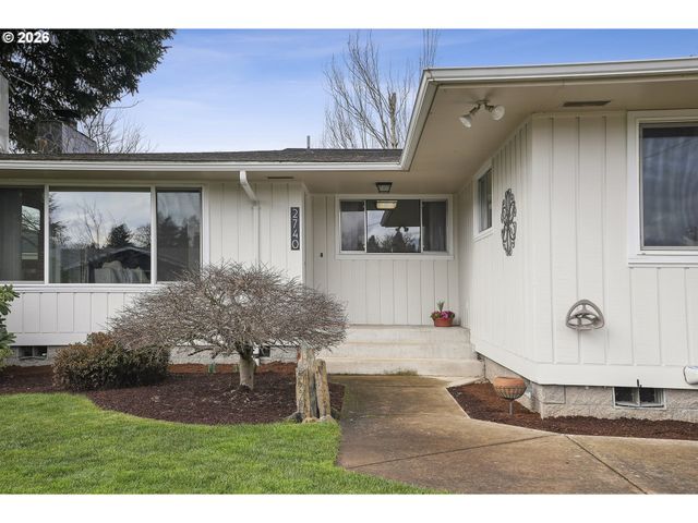 2740 STARK St, Eugene, OR 97404