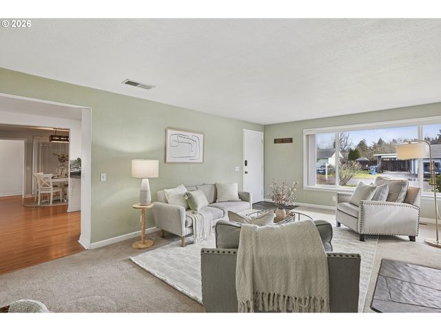 2740 STARK St, Eugene, OR 97404