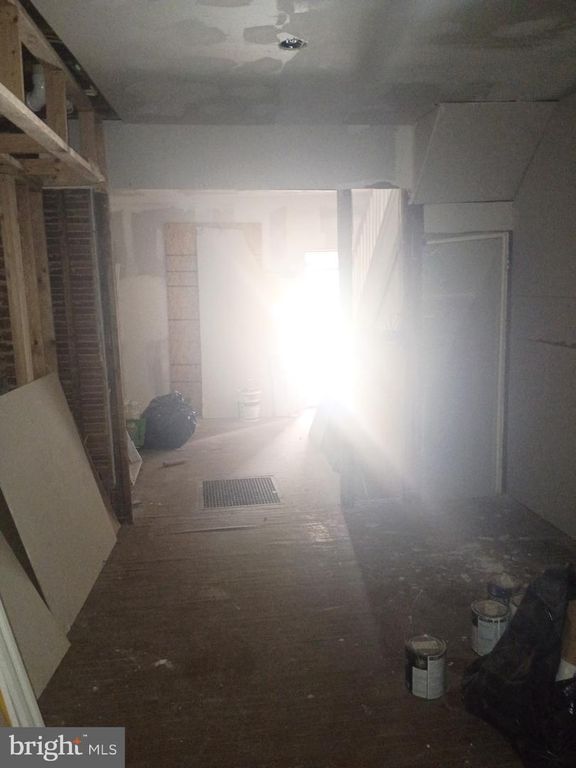 Image 7 of property listing at 504 E LYNN AVE, Baltimore, MD 21223