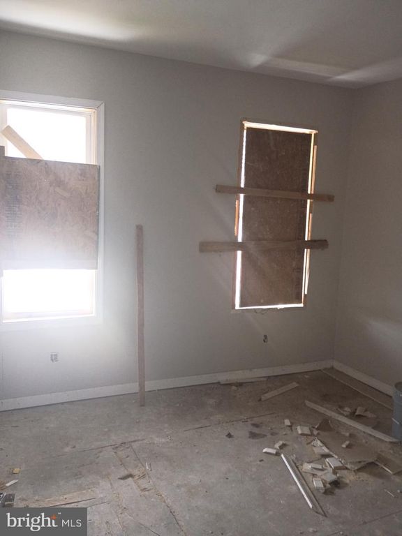 Image 9 of property listing at 504 E LYNN AVE, Baltimore, MD 21223