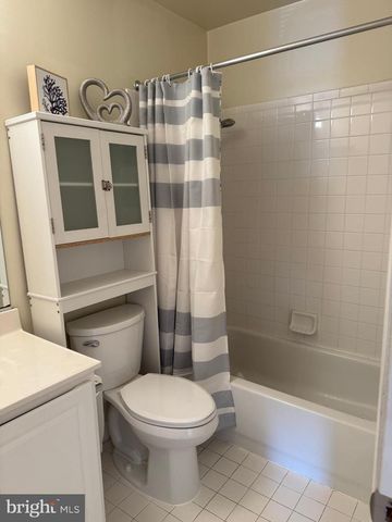 45778 PALACE TER, Sterling, VA 20166