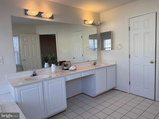 45778 PALACE TER, Sterling, VA 20166