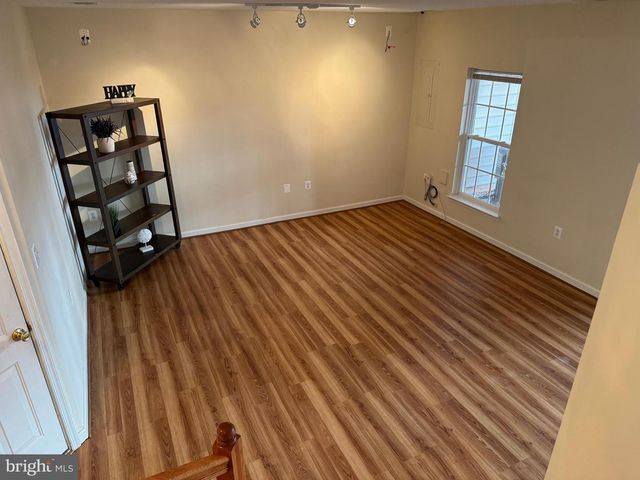 45778 PALACE TER, Sterling, VA 20166