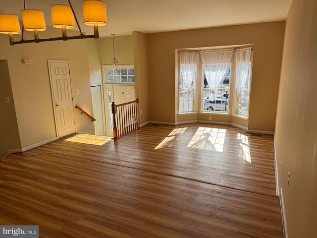 45778 PALACE TER, Sterling, VA 20166