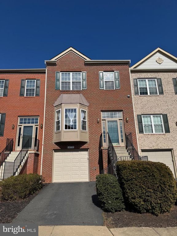 45778 PALACE TER, Sterling, VA 20166