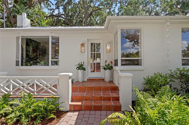 1311 E PARK CIRCLE, Tampa, FL 33604