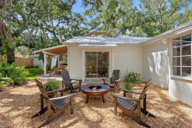 1311 E PARK CIRCLE, Tampa, FL 33604