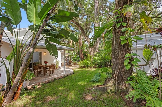 1311 E PARK CIRCLE, Tampa, FL 33604