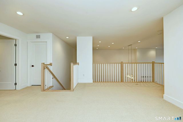 27 Heritage Lane, Woodbridge, CT 06525