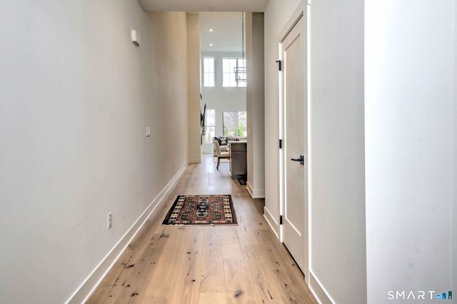 27 Heritage Lane, Woodbridge, CT 06525