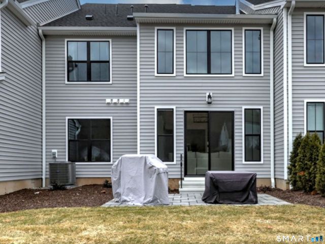 27 Heritage Lane, Woodbridge, CT 06525