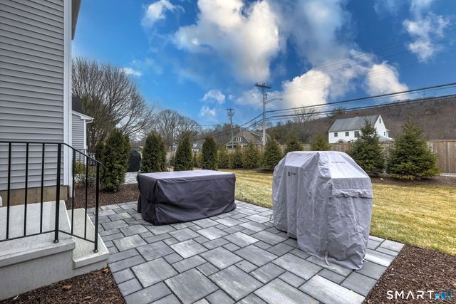 27 Heritage Lane, Woodbridge, CT 06525