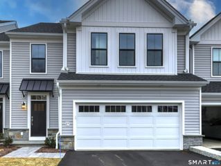 27 Heritage Lane, Woodbridge, CT 06525