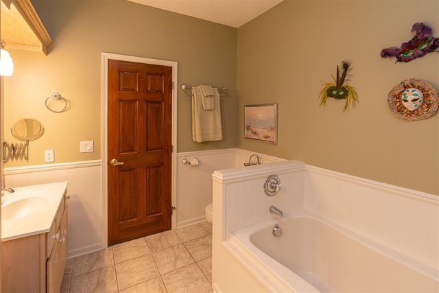 1659 E Harbour Towne Circle, Muskegon, MI 49441
