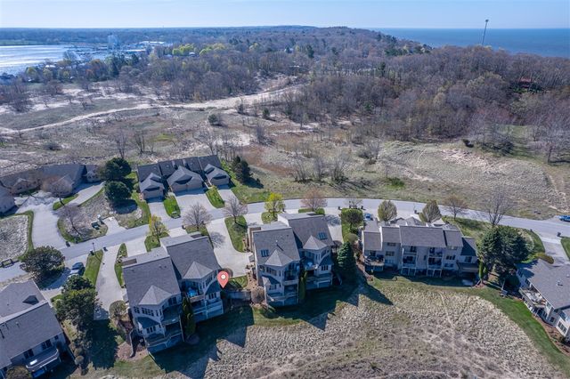 1659 E Harbour Towne Circle, Muskegon, MI 49441