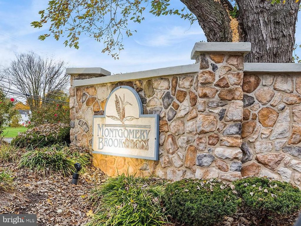 Image 1 of property listing at 414 FOXCROFT CIR #CONDO 414, Royersford, PA 19468