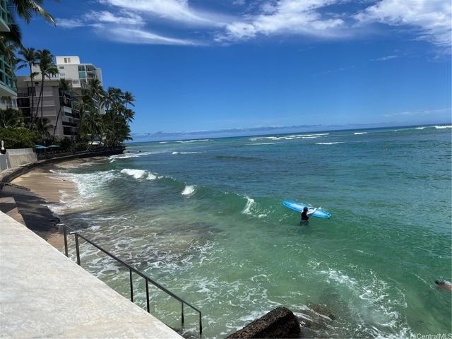 2957 Kalakaua Avenue 211, Honolulu, HI 96815