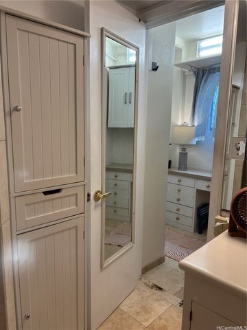 2957 Kalakaua Avenue 211, Honolulu, HI 96815