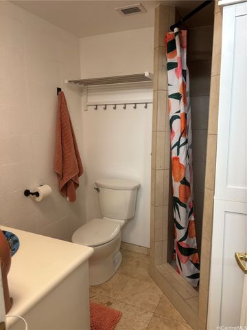 2957 Kalakaua Avenue 211, Honolulu, HI 96815