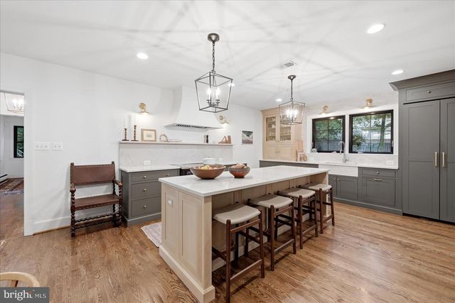 710 LIVE OAK DR, Mclean, VA 22101