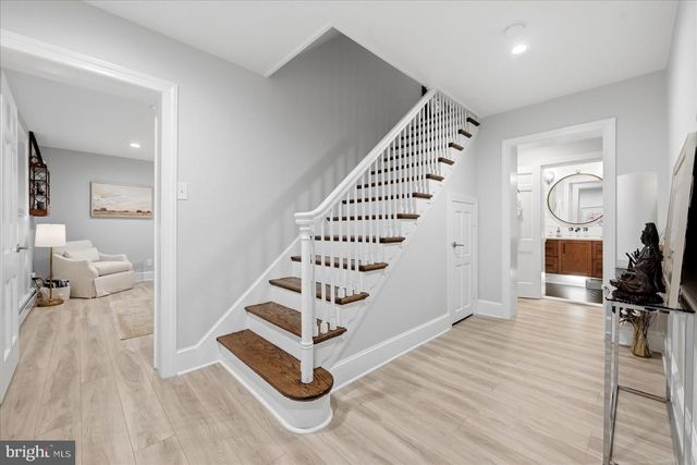 710 LIVE OAK DR, Mclean, VA 22101