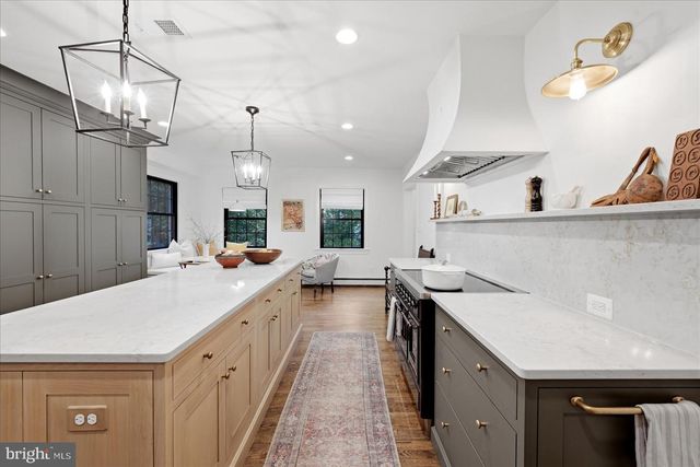 710 LIVE OAK DR, Mclean, VA 22101