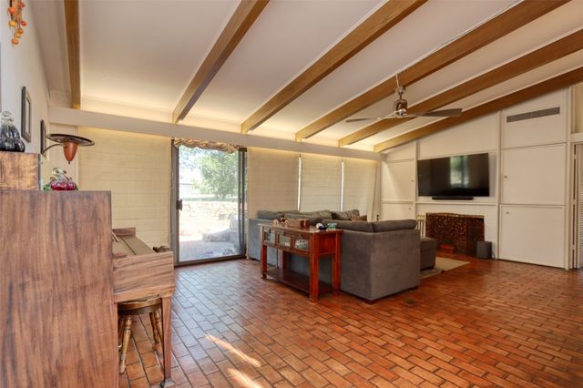 610 W Park Avenue, Weatherford, TX 76086