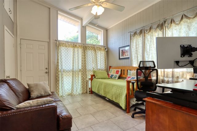 610 W Park Avenue, Weatherford, TX 76086
