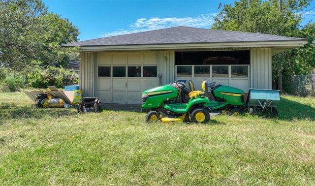 610 W Park Avenue, Weatherford, TX 76086