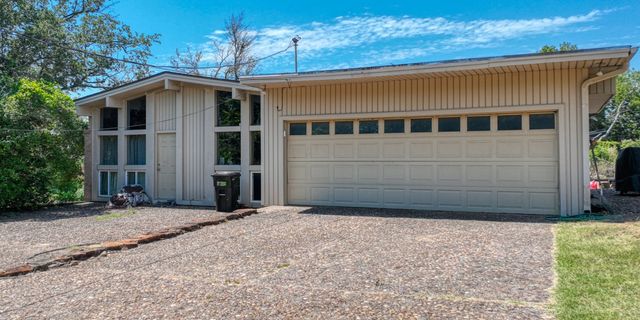 610 W Park Avenue, Weatherford, TX 76086
