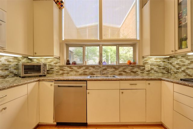 610 W Park Avenue, Weatherford, TX 76086