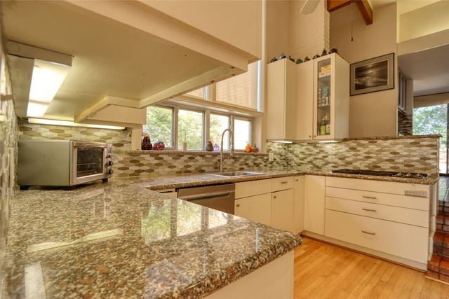 610 W Park Avenue, Weatherford, TX 76086