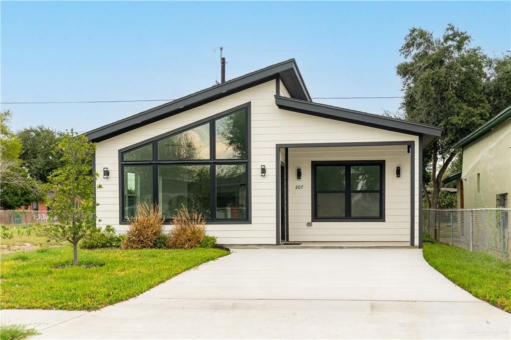 207 E Diaz Avenue, Pharr, TX 78577